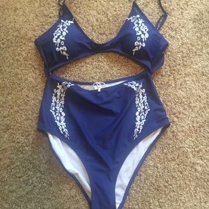 Cupshe swimsuits size M